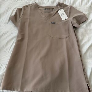 NWT Boulder FIGS Catarina Scrub Top